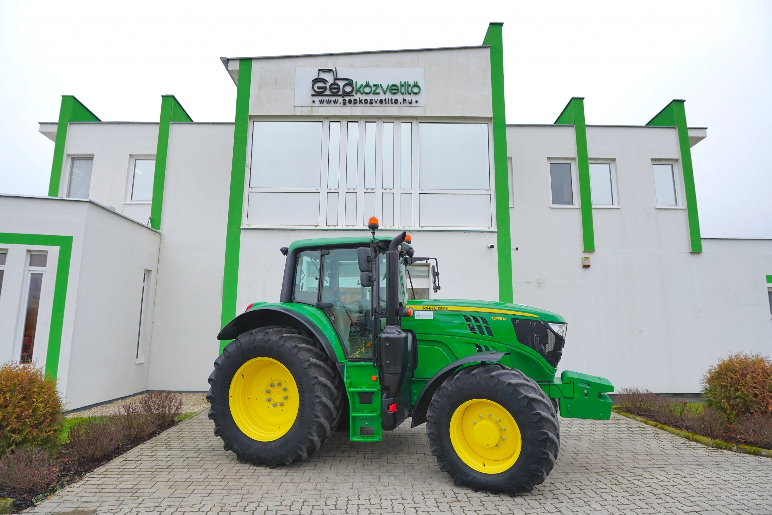 John Deere 6155M: Технічний Огляд