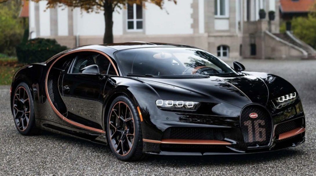 Bugatti Chiron — легенда швидкості та розкоші 🚗💨