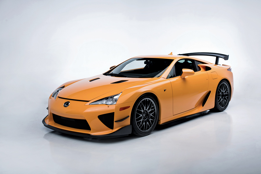 Lexus LFA — Симфонія V10, що розриває тишу світу