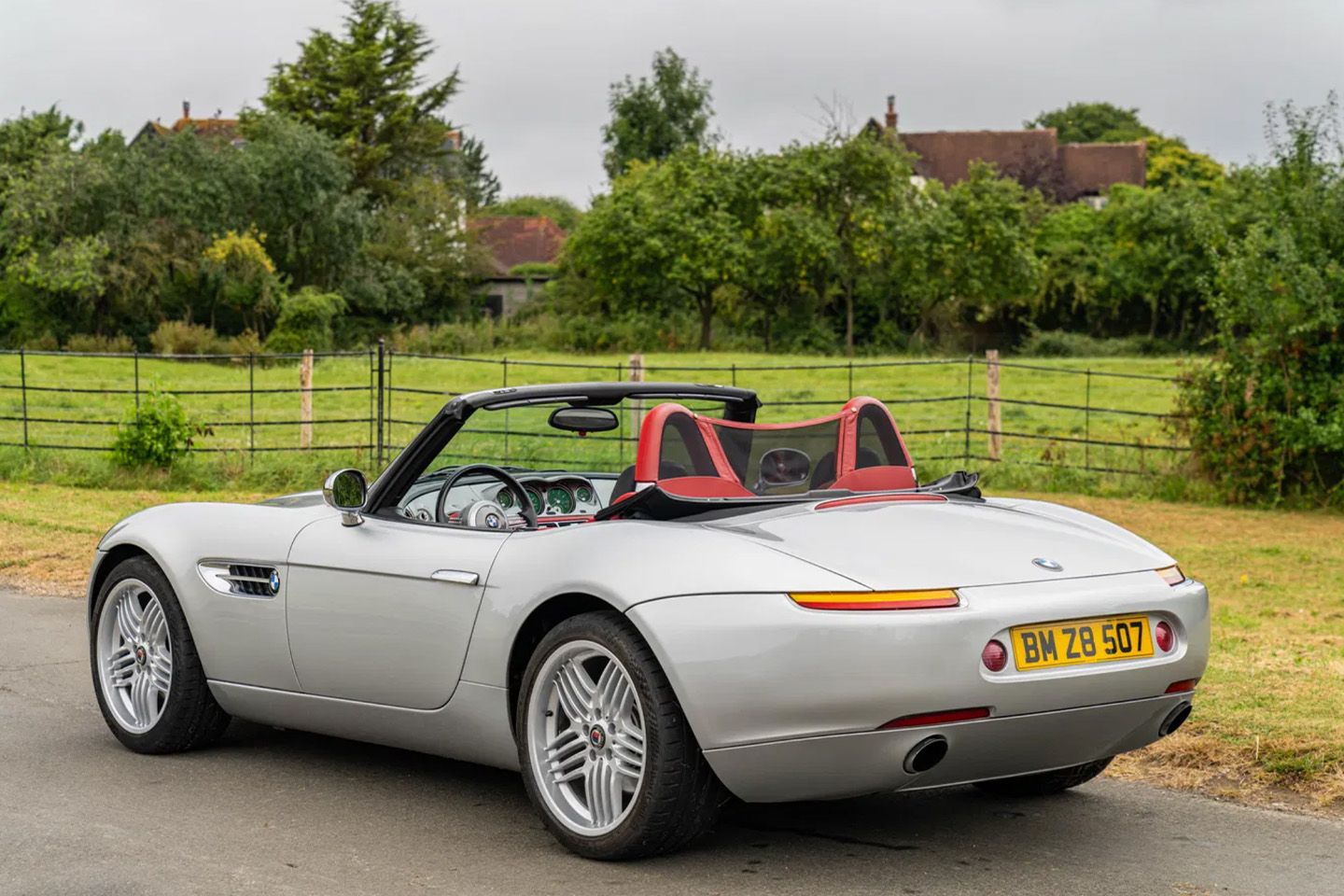 🚘 BMW Z8 — Все про легендарний родстер